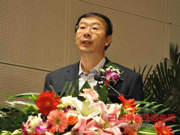 工信部信息化推進(jìn)司司長徐愈為2013中國智慧政府發(fā)展年會(huì)致辭