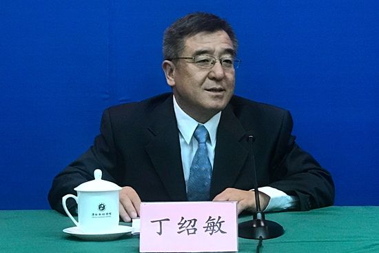 山東省人民政府新聞辦公室事業(yè)處處長(zhǎng)　丁紹敏
