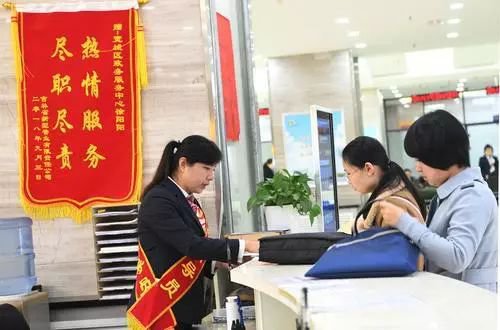 長春各級政務(wù)大廳中午不打烊，打通為民服務(wù)“最后一公里”