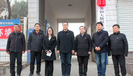 溫縣政務(wù)服務(wù)和大數(shù)據(jù)管理局揭牌！