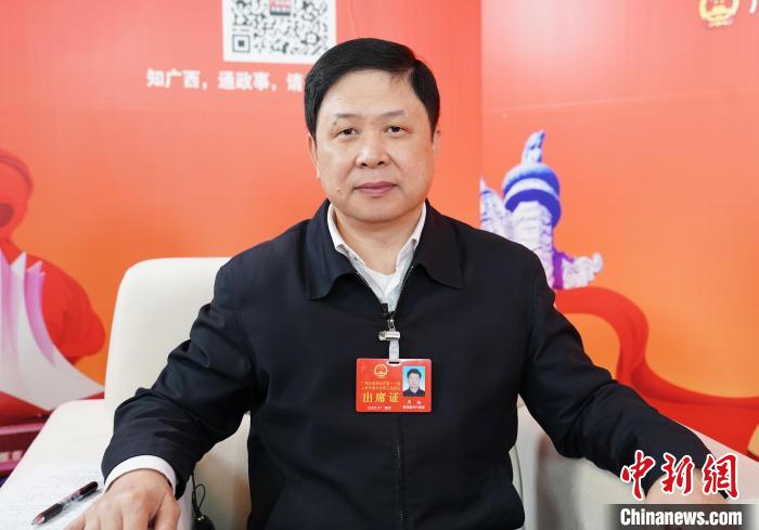 廣西推動政務數(shù)據(jù)“聚通用”解決民眾“辦事繁” 廣西推動政務數(shù)據(jù)“聚通用”解決民眾“辦事繁”