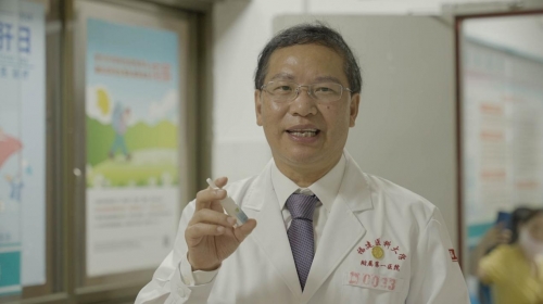 愛(ài)心守護(hù)醫(yī)護(hù)工作者 百支綠芳華抗病毒抑菌劑捐助一線