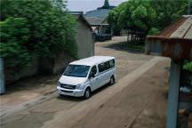 輕型客車(chē)購(gòu)買(mǎi)指南：上汽大通MAXUS V80長(zhǎng)軸超低頂版能“裝”會(huì)省有誠(chéng)意