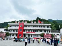 湖北大諾律師事務(wù)所六一愛(ài)心捐助貧困小學(xué)