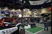 CES 2024：九號公司攜多款產品亮相，新品智能割草機、E-bike引關注