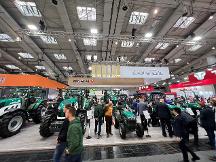 產(chǎn)業(yè)觀察：“中國(guó)農(nóng)機(jī)”賽道升溫 龍頭企業(yè)加速引領(lǐng)突圍