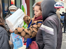 維達(dá)集團(tuán)旗下包大人亮相滬上慈善集市，公益推動(dòng)銀發(fā)經(jīng)濟(jì)深耕